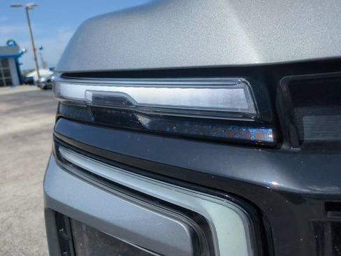 Used 2025 Chevrolet Tahoe Z71 AWD/4WD image 10