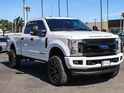 Used 2019 Ford F250 XLT w/ XLT Value Package AWD/4WD image 3