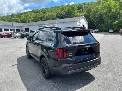 Used 2022 Kia Sorento S w/ Panoramic Sunroof Package AWD/4WD image 3