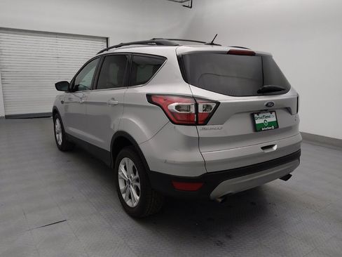 Used 2017 Ford Escape SE w/ Equipment Group 201A image 5