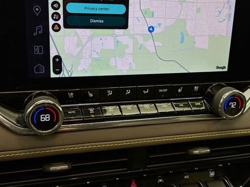 Used 2025 Chevrolet Colorado ZR2 w/ Technology Package image 18