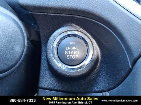 Used 2022 Subaru Impreza 2.0i Sport image 27