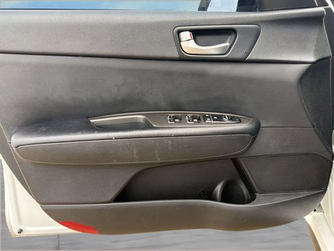 Used 2019 Kia Optima S w/ S Panoramic Sunroof Package FWD image 11