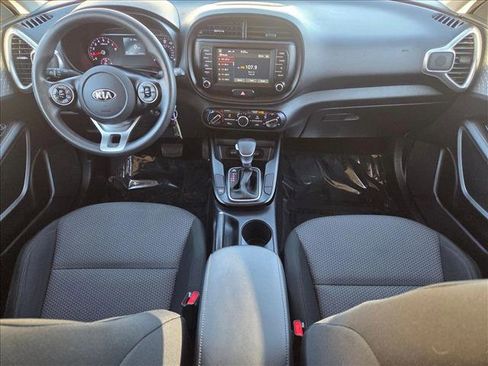 Used 2020 Kia Soul LX image 16