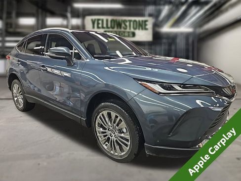 Used 2024 Toyota Venza XLE image 6