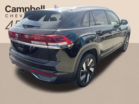 Used 2025 Volkswagen Atlas Cross Sport SE FWD image 38