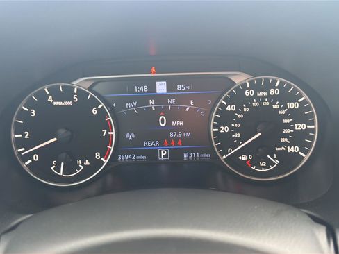 Used 2023 Nissan Altima 2.5 SV w/ SV Premium Package image 11