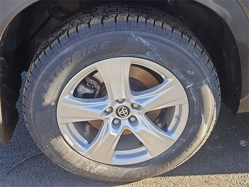 Used 2023 Toyota Highlander LE image 9