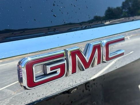 Used 2024 GMC Yukon SLT w/ SLT Luxury Package AWD/4WD image 16