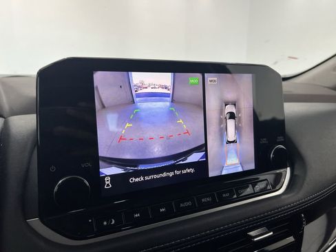 Used 2023 Nissan Rogue SL w/ SL Premium Package image 14