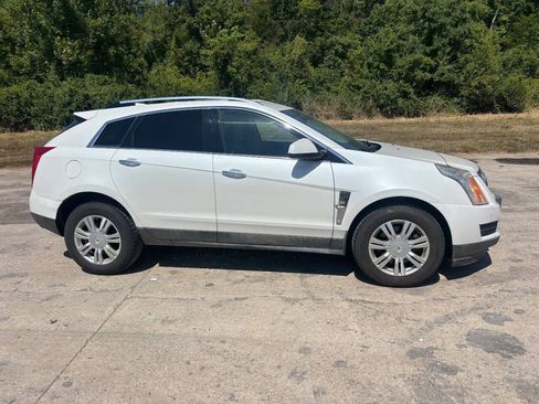 Used 2010 Cadillac SRX Luxury FWD image 6