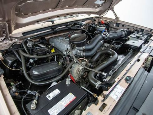 Used 1996 Ford Bronco XLT image 42