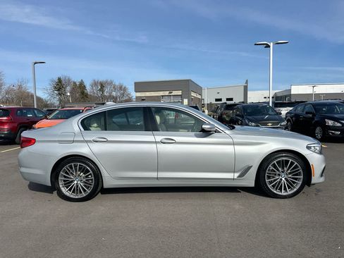 Used 2020 BMW 530i xDrive w/ Premium Package image 14