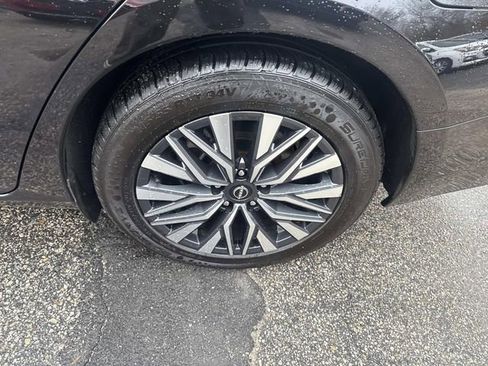 Used 2023 Nissan Altima 2.5 SV image 14