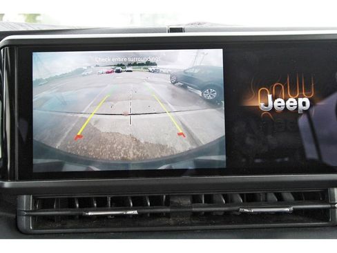 Used 2024 Jeep Wrangler Unlimited Sahara AWD/4WD image 23
