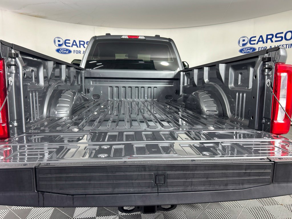 Used 2025 Ford F250 XL RWD image 5