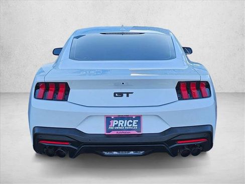 Used 2024 Ford Mustang GT Premium image 6
