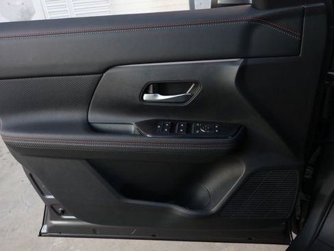 New 2025 Nissan Kicks SR image 23