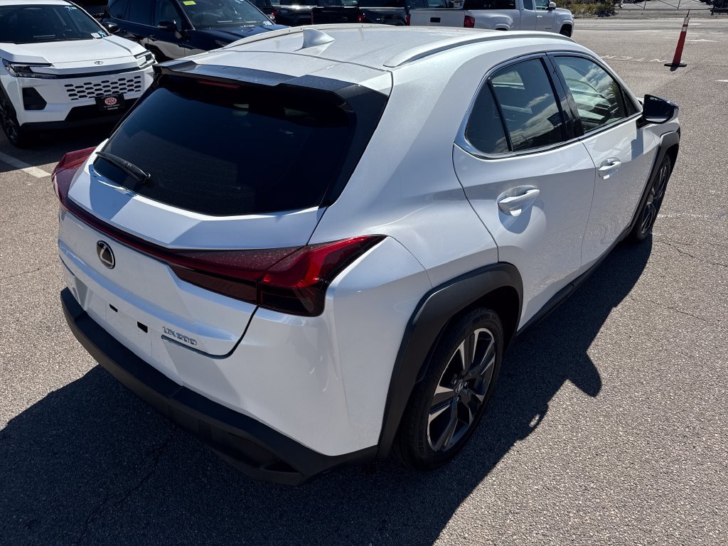 Used 2019 Lexus UX 200 w/ Accessory Package FWD image 8