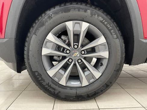 New 2026 Chevrolet Equinox LT w/ Convenience Package II AWD/4WD image 7