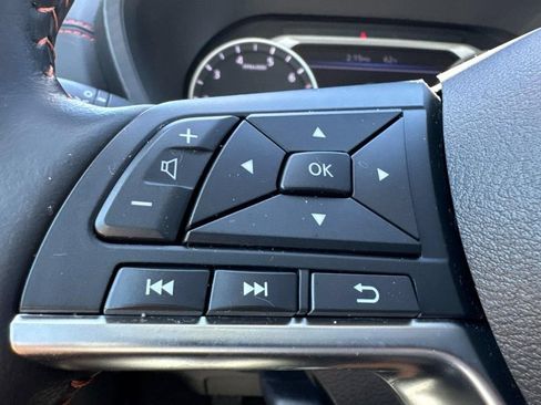Used 2025 Nissan Sentra SR w/ SR Premium Package FWD image 17