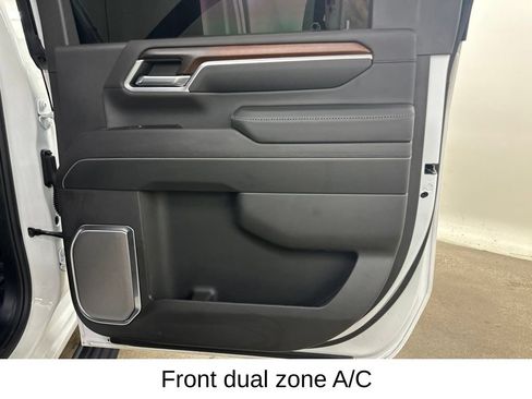 Used 2025 GMC Sierra 2500 Denali w/ Denali Reserve Package AWD/4WD image 25