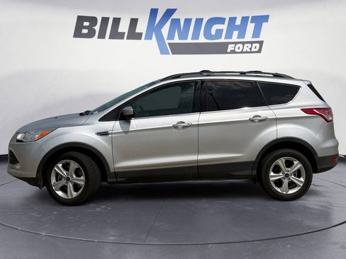 Used 2016 Ford Escape SE w/ Equipment Group 201A FWD image 2