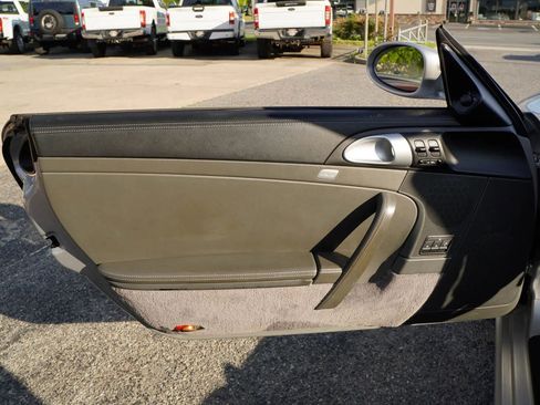 Used 2007 Porsche 911 Carrera RWD image 16