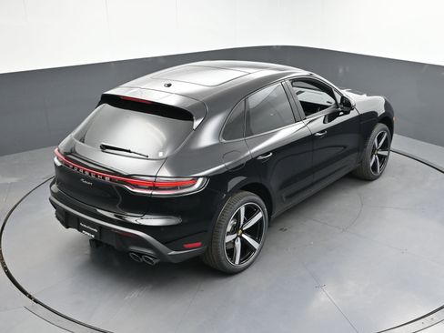 Certified 2025 Porsche Macan image 37