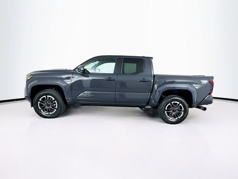 Used 2025 Toyota Tacoma TRD Sport AWD/4WD image 6