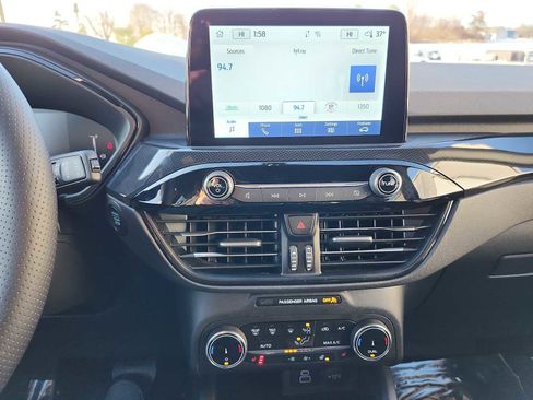 Used 2025 Ford Escape ST-Line Select w/ Class II Trailer Tow Package image 13