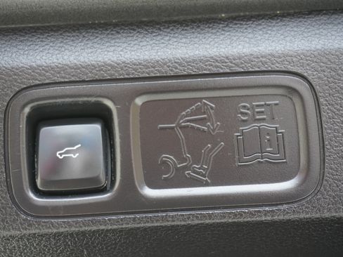 Used 2018 Ford Expedition Max Limited w/ Equipment Group 302A RWD image 34