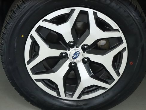 Certified 2023 Subaru Forester Premium image 40