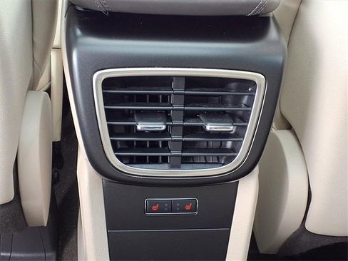 Used 2020 Lincoln Nautilus Reserve w/ Equipment Group 201A image 10