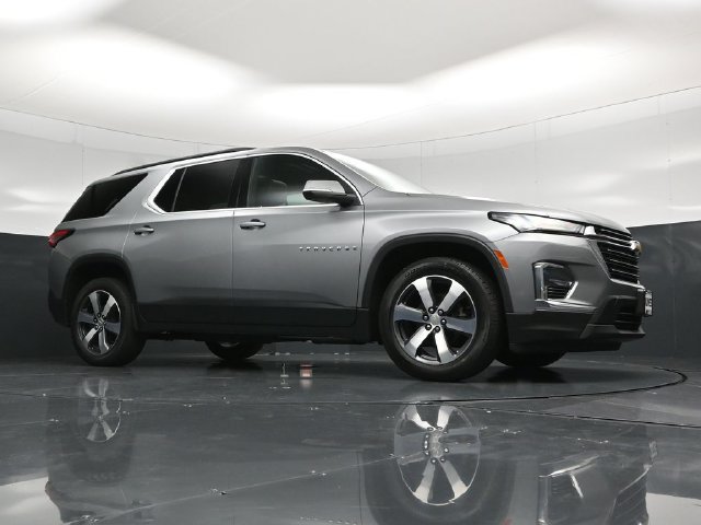 Used 2023 Chevrolet Traverse LT w/ LT Premium Package AWD/4WD image 62