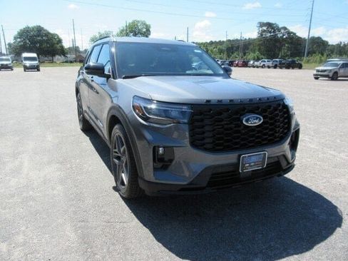 New 2026 Ford Explorer ST-Line w/ ST-Line Street Pack RWD image 7