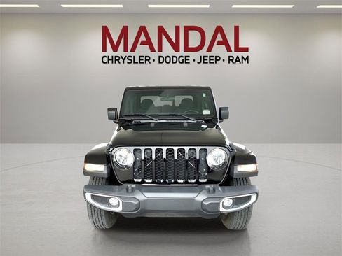 Used 2021 Jeep Gladiator Sport image 3