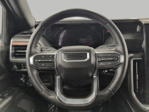 Used 2025 GMC Yukon XL Denali AWD/4WD image 5