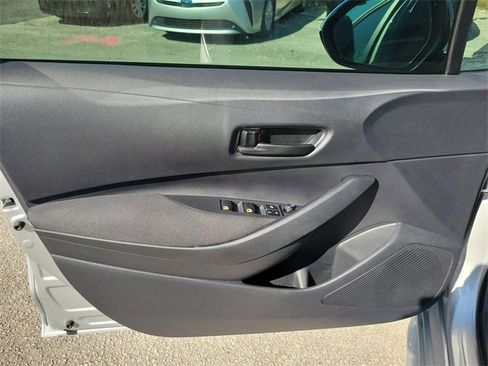 Used 2025 Toyota Corolla LE image 11