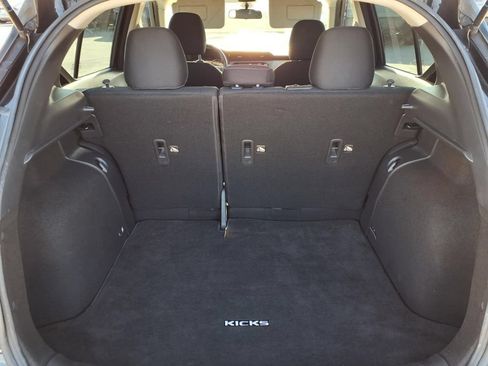 Used 2022 Nissan Kicks SV FWD image 10