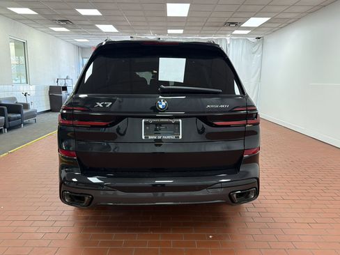 Used 2026 BMW X7 xDrive40i w/ M Sport Package AWD/4WD image 9