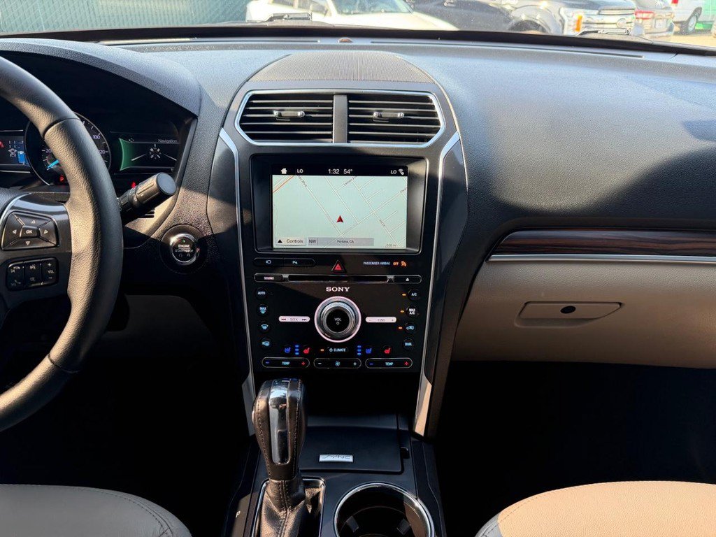 Used 2018 Ford Explorer Limited w/ Ford Safe & Smart Package FWD image 25