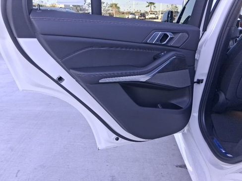 New 2026 BMW X5 sDrive40i w/ M Sport Package RWD image 16