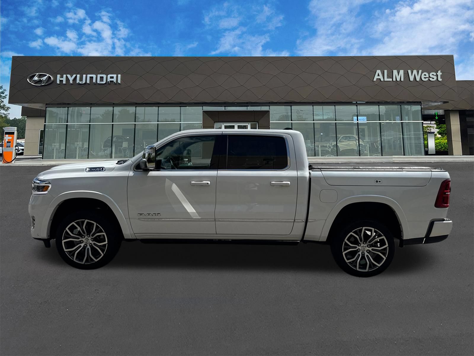Used 2025 RAM 1500 Tungsten w/ Trailer Tow Group AWD/4WD image 8