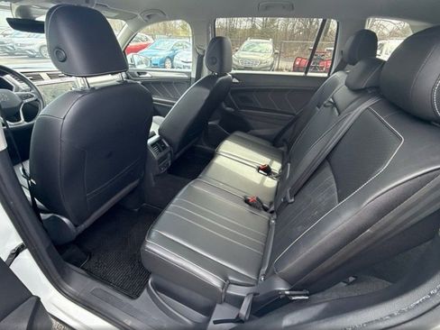 Used 2022 Volkswagen Tiguan SE image 4