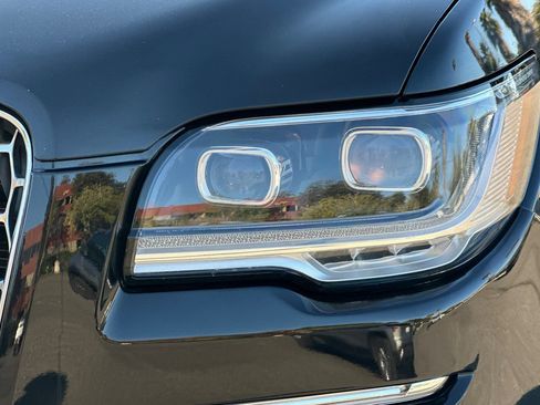 Used 2024 Lincoln Navigator Premiere AWD/4WD image 50