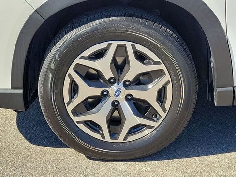 Used 2020 Subaru Forester Premium image 11
