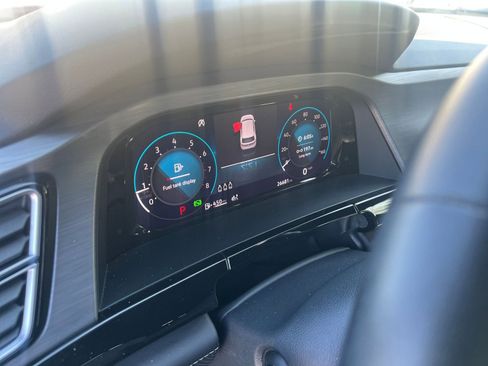 Used 2025 Volkswagen Atlas Cross Sport SE image 40