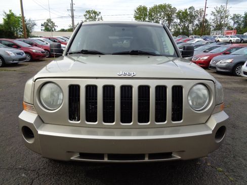 Used 2010 Jeep Patriot Sport image 2