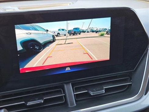 Used 2025 Chevrolet Trax LT w/ LT Convenience Package FWD image 18